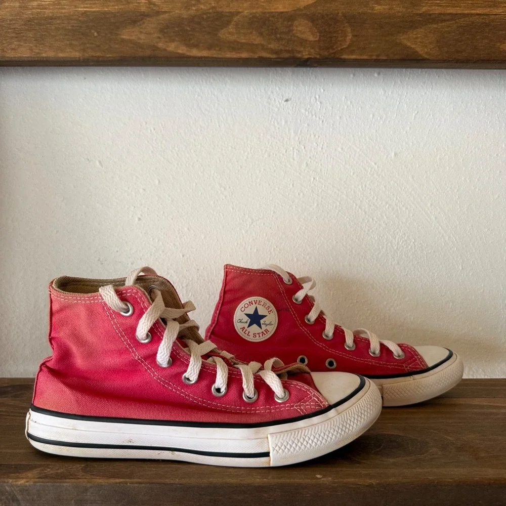Converse Chuck Taylor All Star Hi Red Canvas Youth Size 2 Sneakers